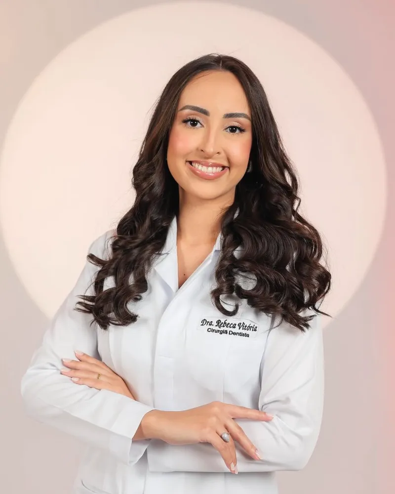 Dra. Rebeca Marques, cirurgiã-dentista da Salud Bucal Premier